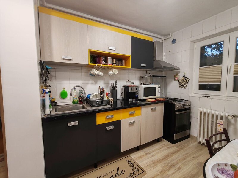 Rahova piata apartament 4 camere, parter, mobilat, bloc 1986