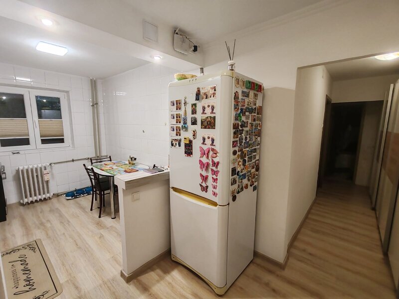 Rahova piata apartament 4 camere, parter, mobilat, bloc 1986