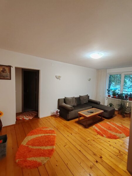 Rahova piata apartament 4 camere, parter, mobilat, bloc 1986