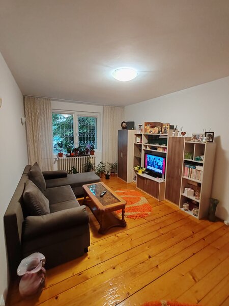 Rahova piata apartament 4 camere, parter, mobilat, bloc 1986