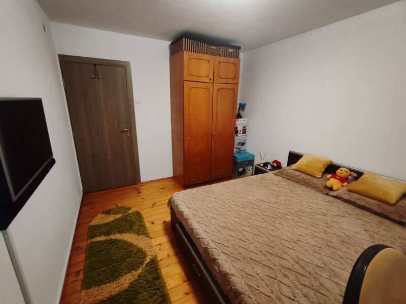 Rahova piata apartament 4 camere, parter, mobilat, bloc 1986