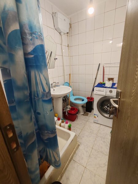 Rahova piata apartament 4 camere, parter, mobilat, bloc 1986