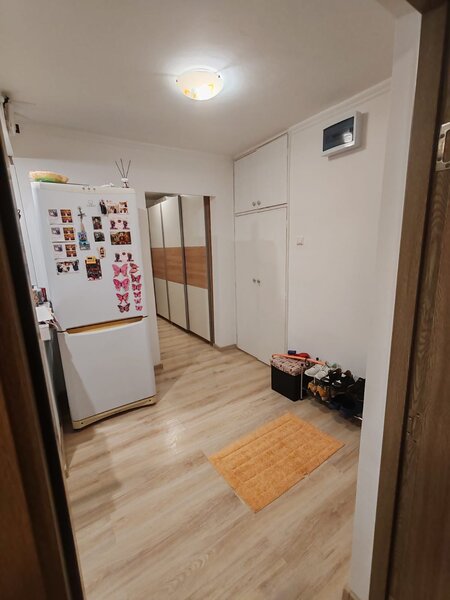 Rahova piata apartament 4 camere, parter, mobilat, bloc 1986